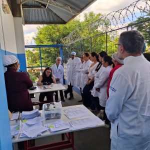 Varginha realiza Dia D do ‘Mais Saúde Bucal na Escola’ com treinamento das equipes e atendimentos clínicos na escola